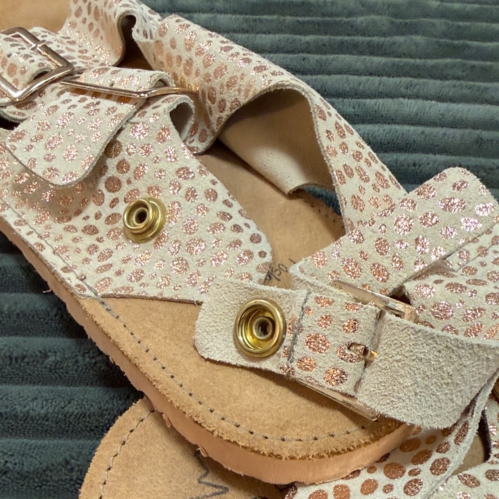 Posh Panda Handmade Sandals - Picture 5 of 6